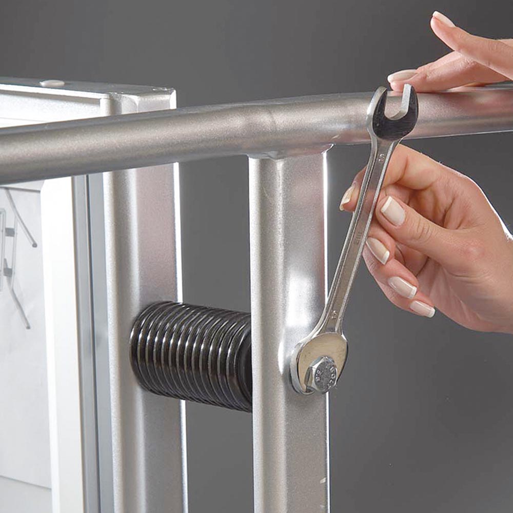 Kundenstopper Wind-Line Lux Silber