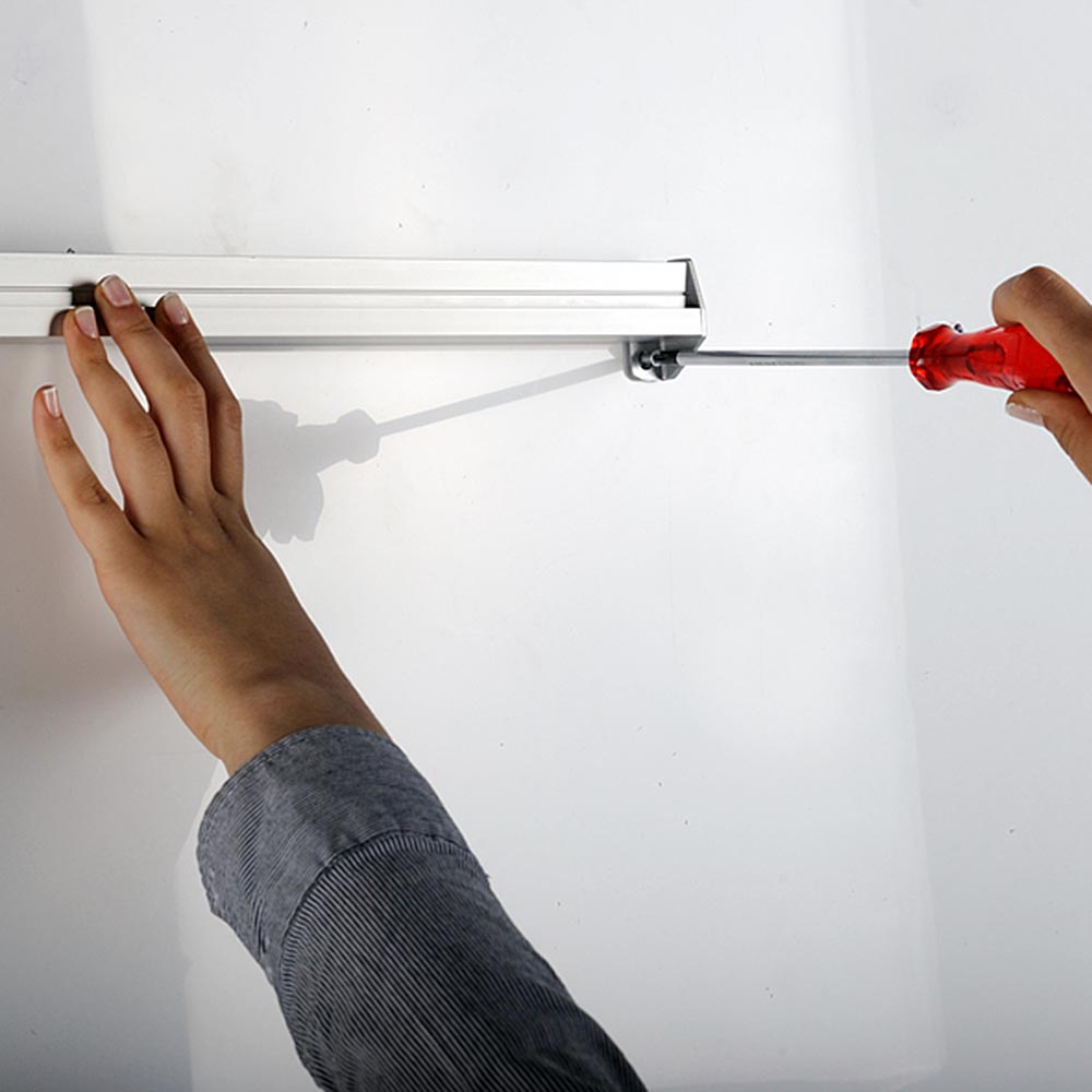 Prospekthalter für Die Wand, Aluminiumschiene, 2 Acryl-Halter für Dokumente