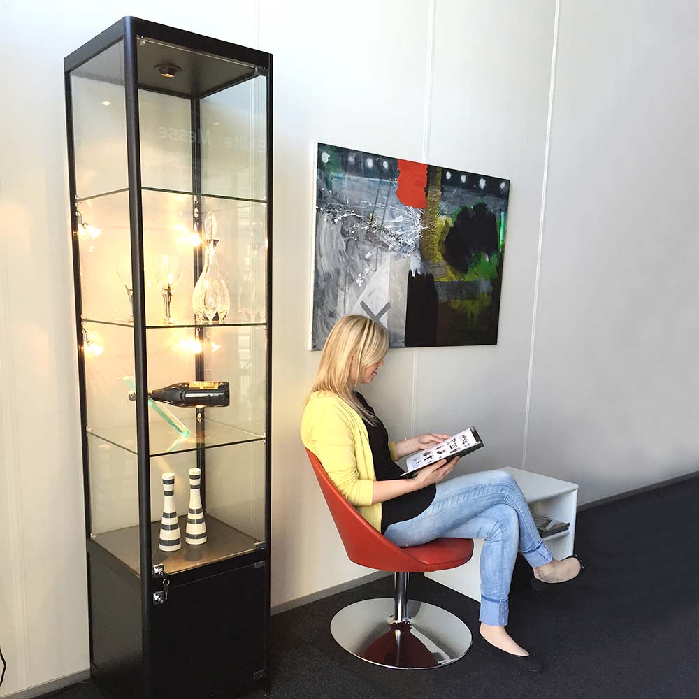 Vitrine, Showcase Tower Solo, Mit LED-Beleuchtung, Schloss und Unterschrank, Schwarz