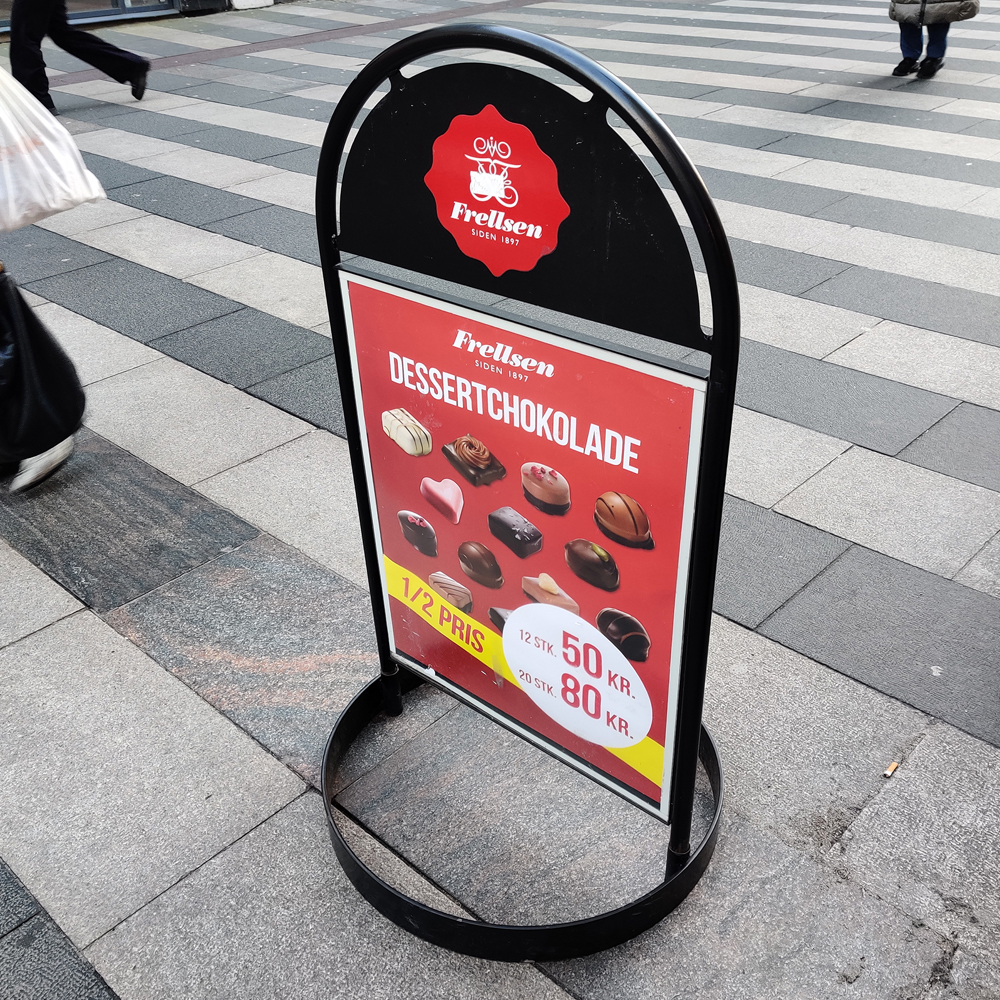 Kundenstopper mit Logoplatte, Gotik Circle, Schwarz